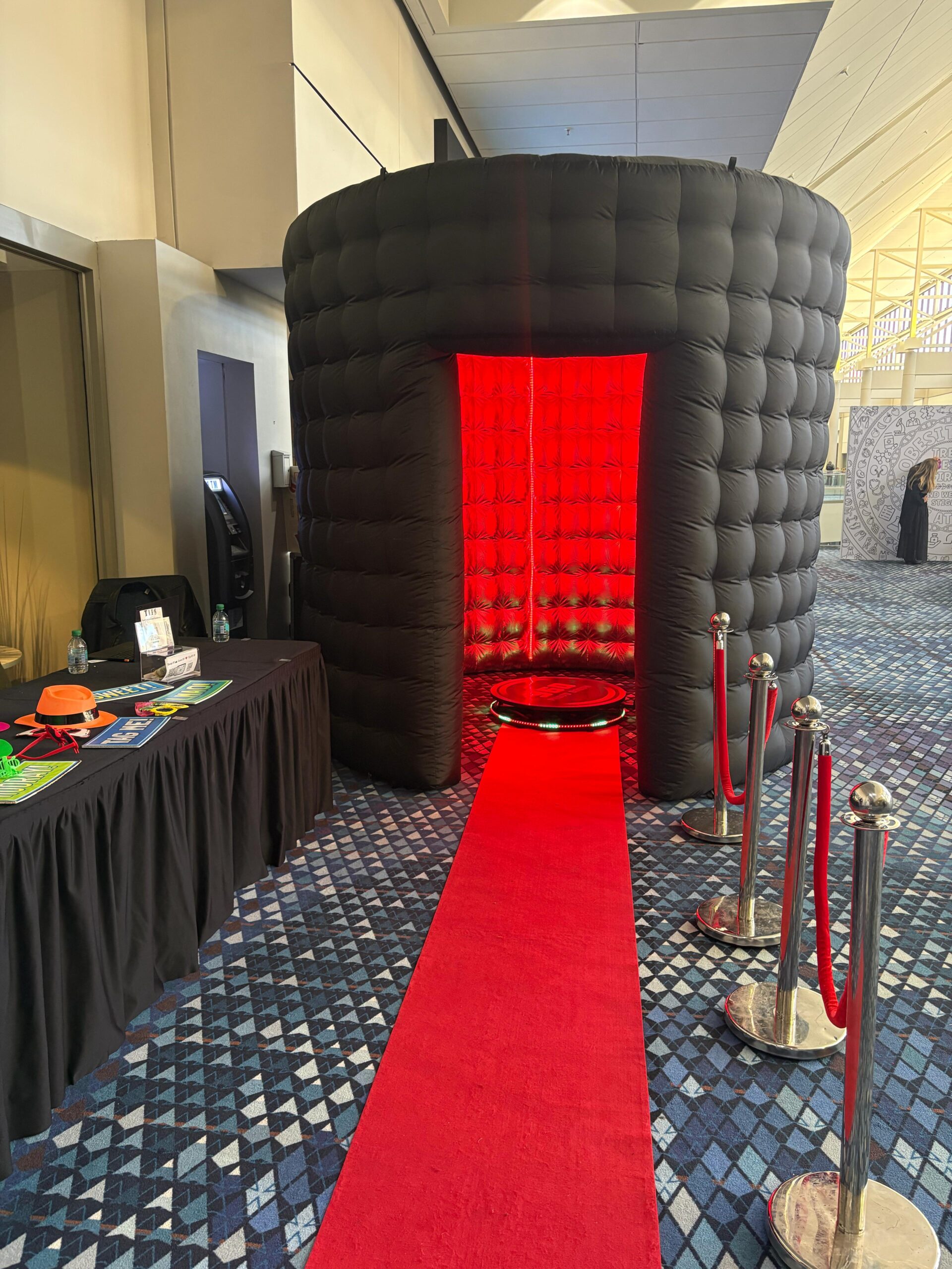 Lavish Enclosed 360 Premium Booth (Per Hour)